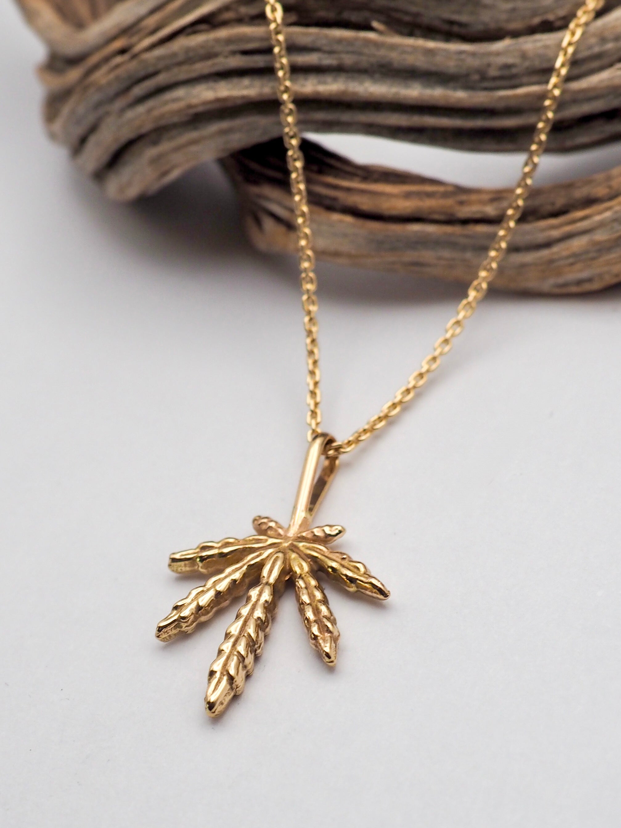 14k Gold Sweet Leaf Pendant