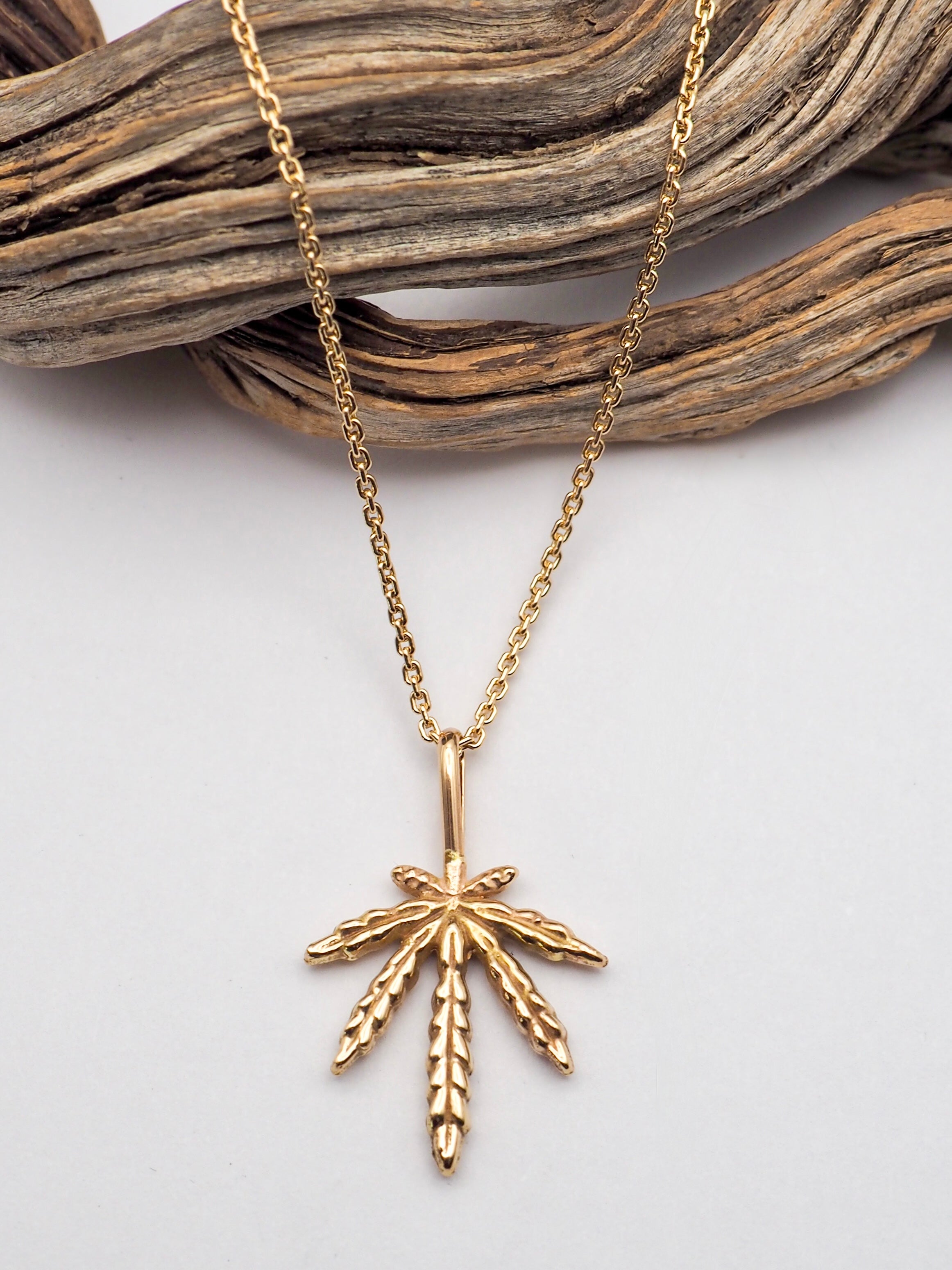 14k Gold Sweet Leaf Pendant