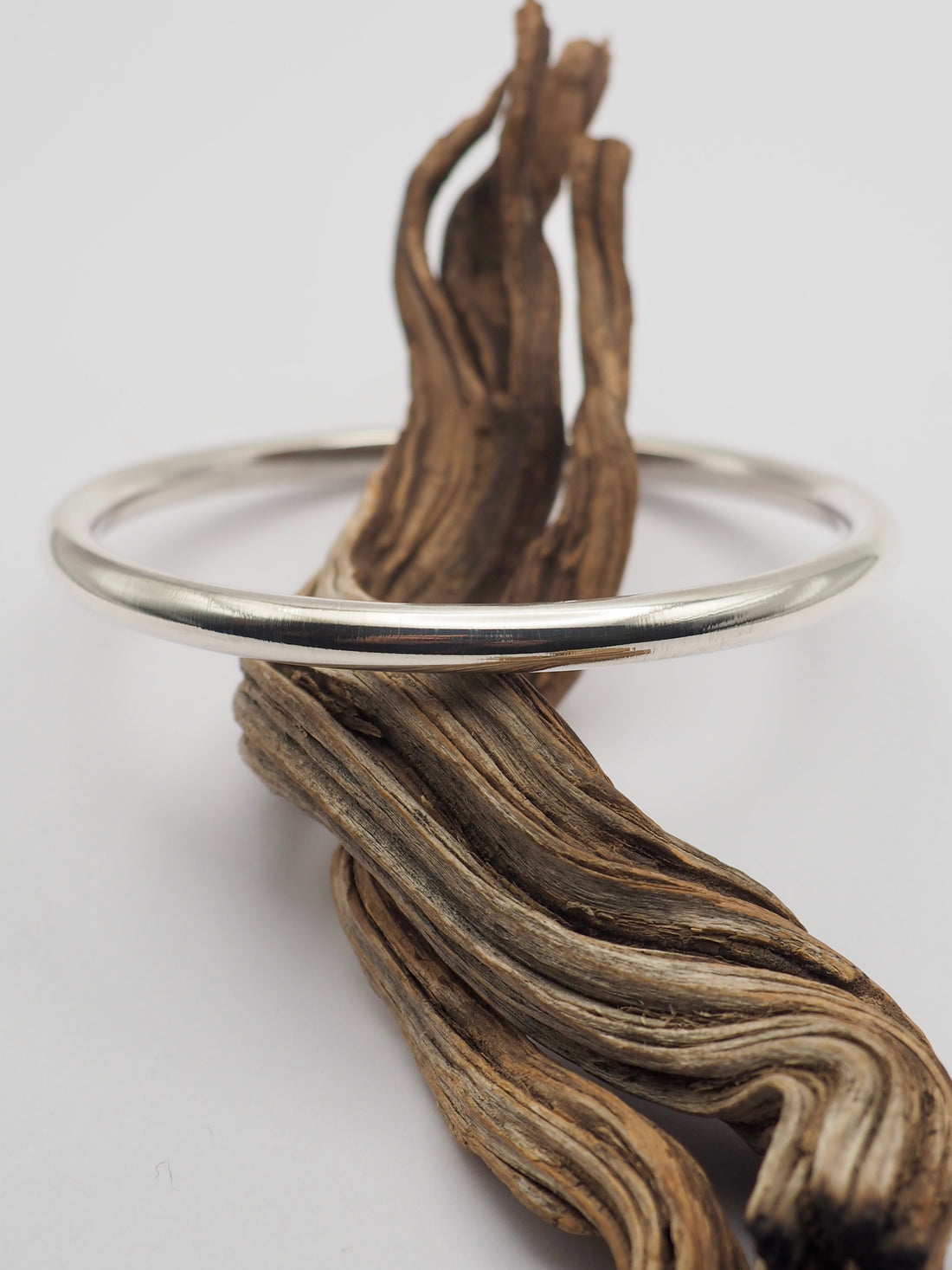 4g Sterling Silver Round Bangle S/M