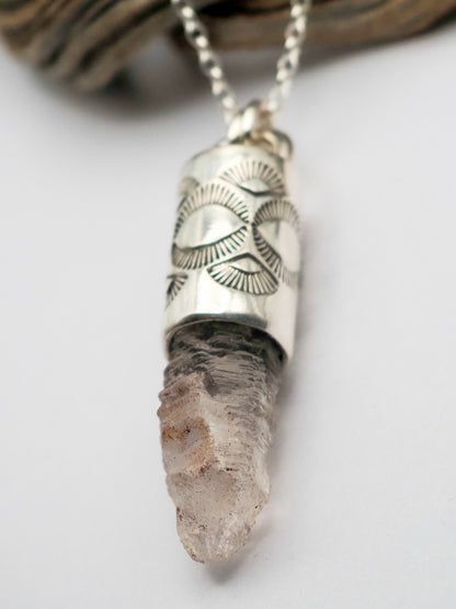 Nirvana Quartz Eye/Fan Talisman Necklace