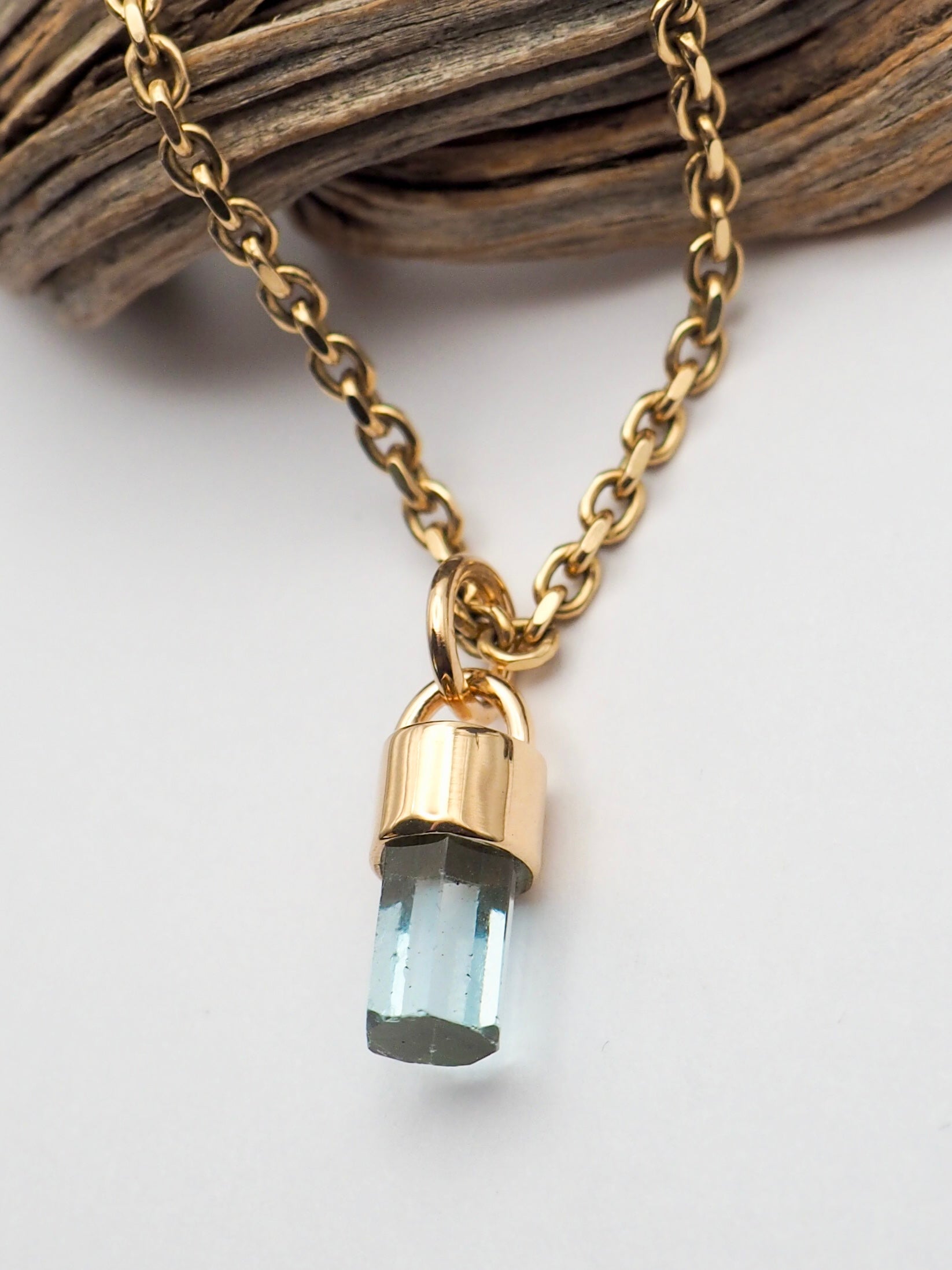Gem Vanadium Beryl 14k Gold Pendant