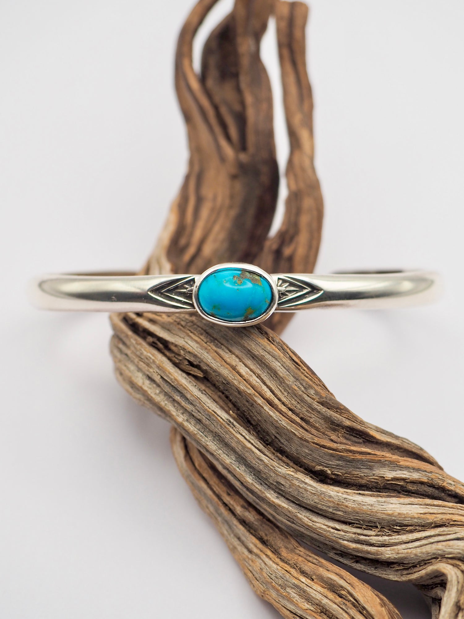 Sierra Bella Turquoise Sterling Silver Lightweight Cuff S/M