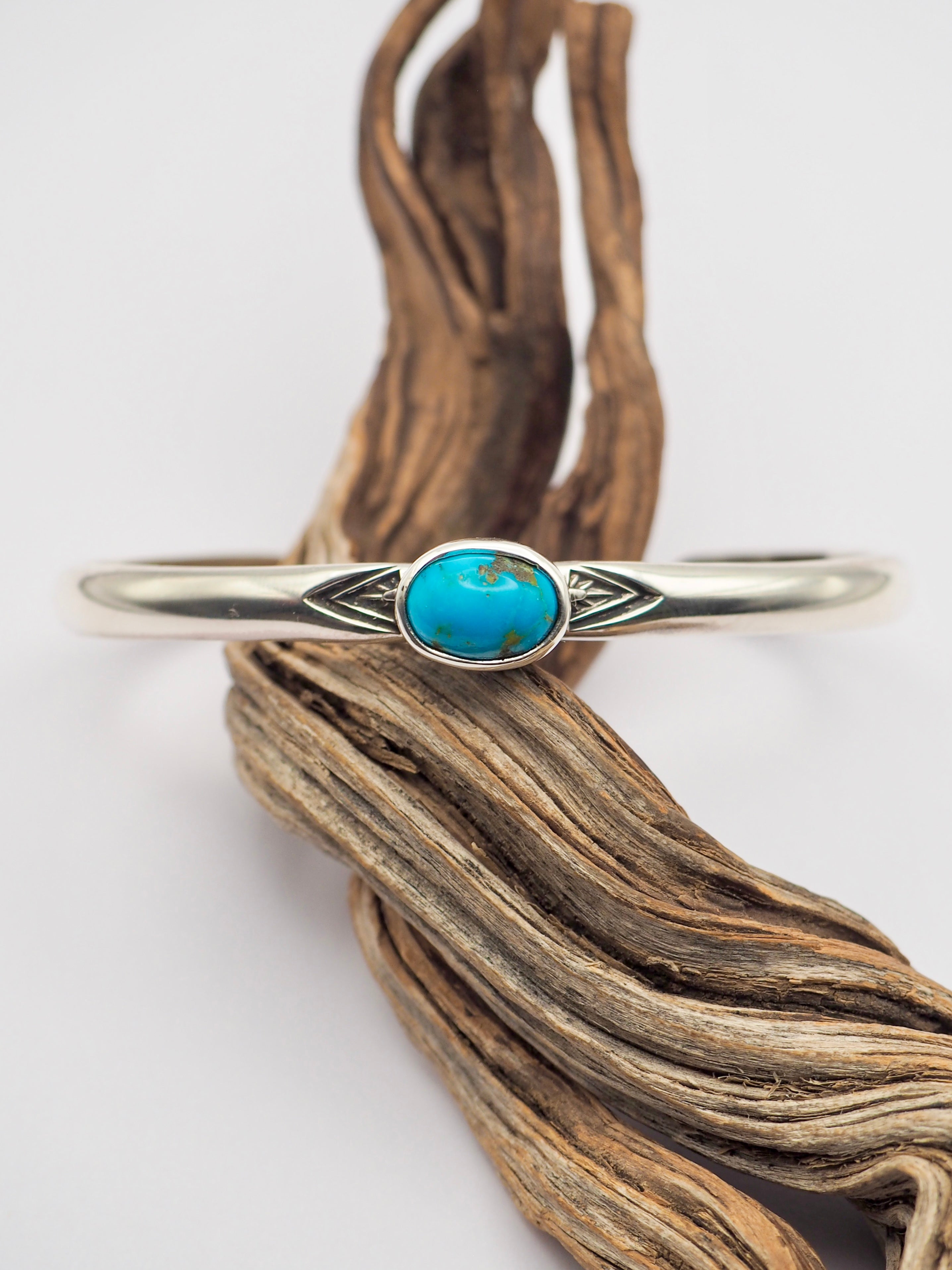 Sierra Bella Turquoise Sterling Silver Lightweight Cuff S/M