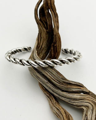 8g Fine Silver Twist Cuff S/M