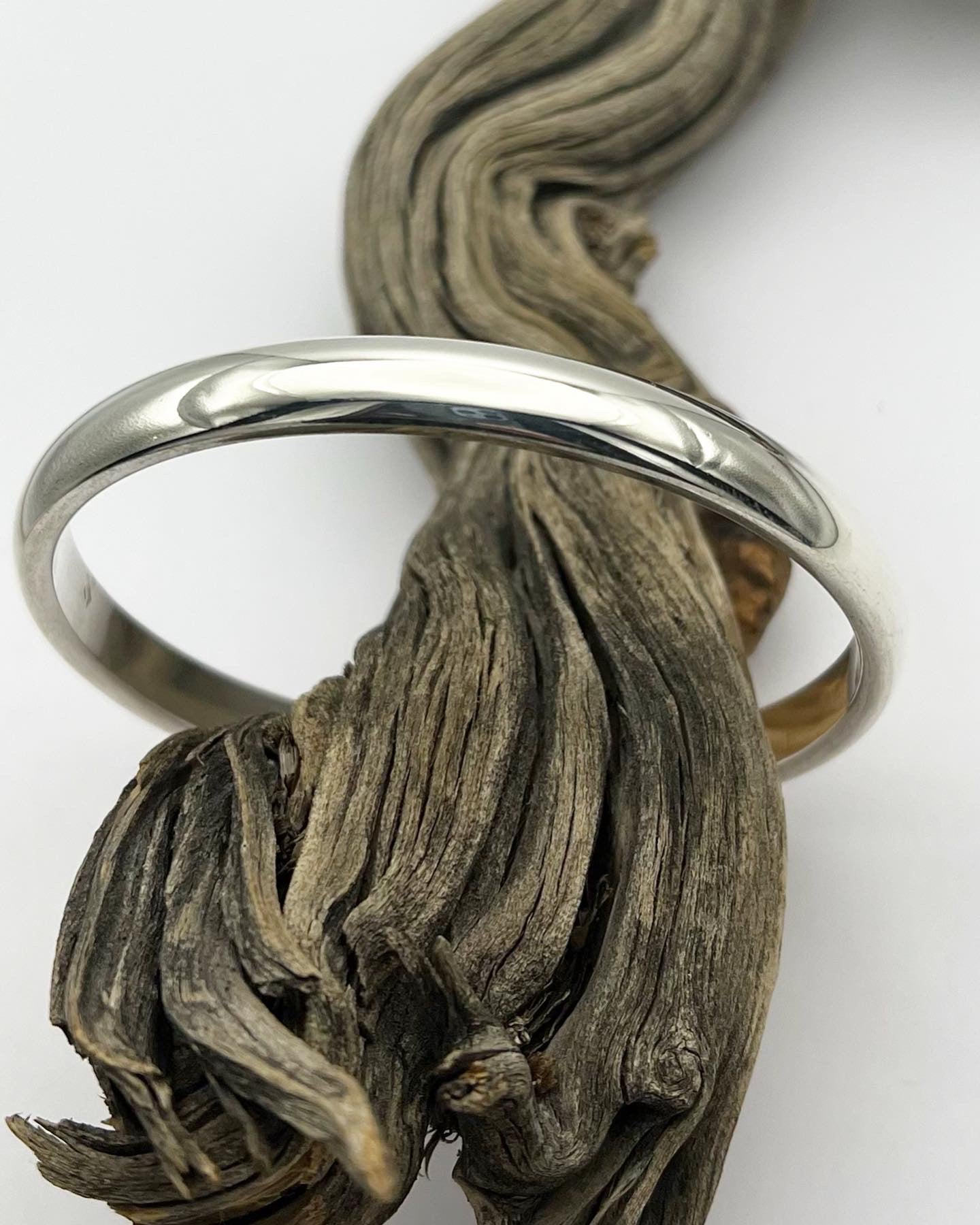 MTO Smooth Heavyweight Half Round Bangle