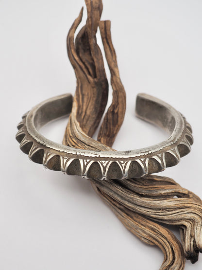 Whirling Log &amp; Arrow HANDMADE OLD STYLE PUNKERO HOLY MOUNTAIN CUFF - 7" WRIST 109grams!