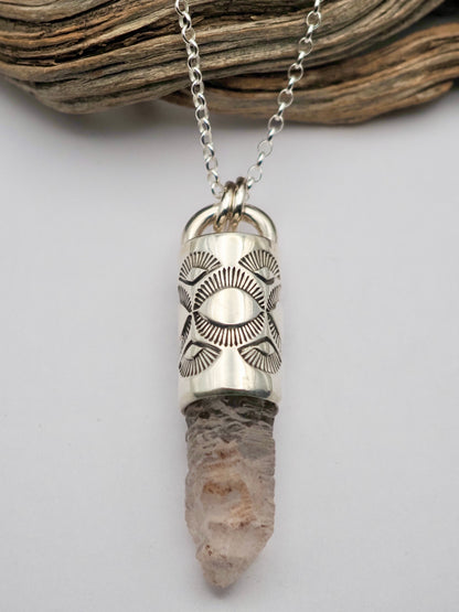 Nirvana Quartz Eye/Fan Talisman Necklace