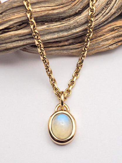 Rainbow Moonstone 14K Gold Bezel Set Pendant