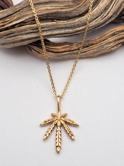 14k Gold Sweet Leaf Pendant