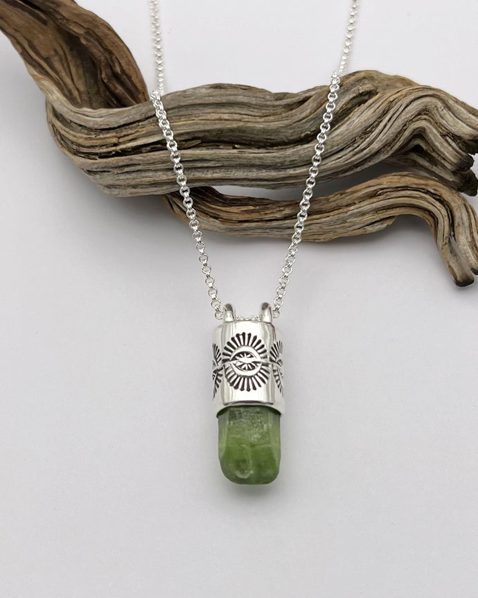 🏳️‍🌈Peridot Portal Talisman Necklace