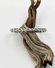 Pueblo Triangle Wire Sterling Silver Stacker Cuff XS